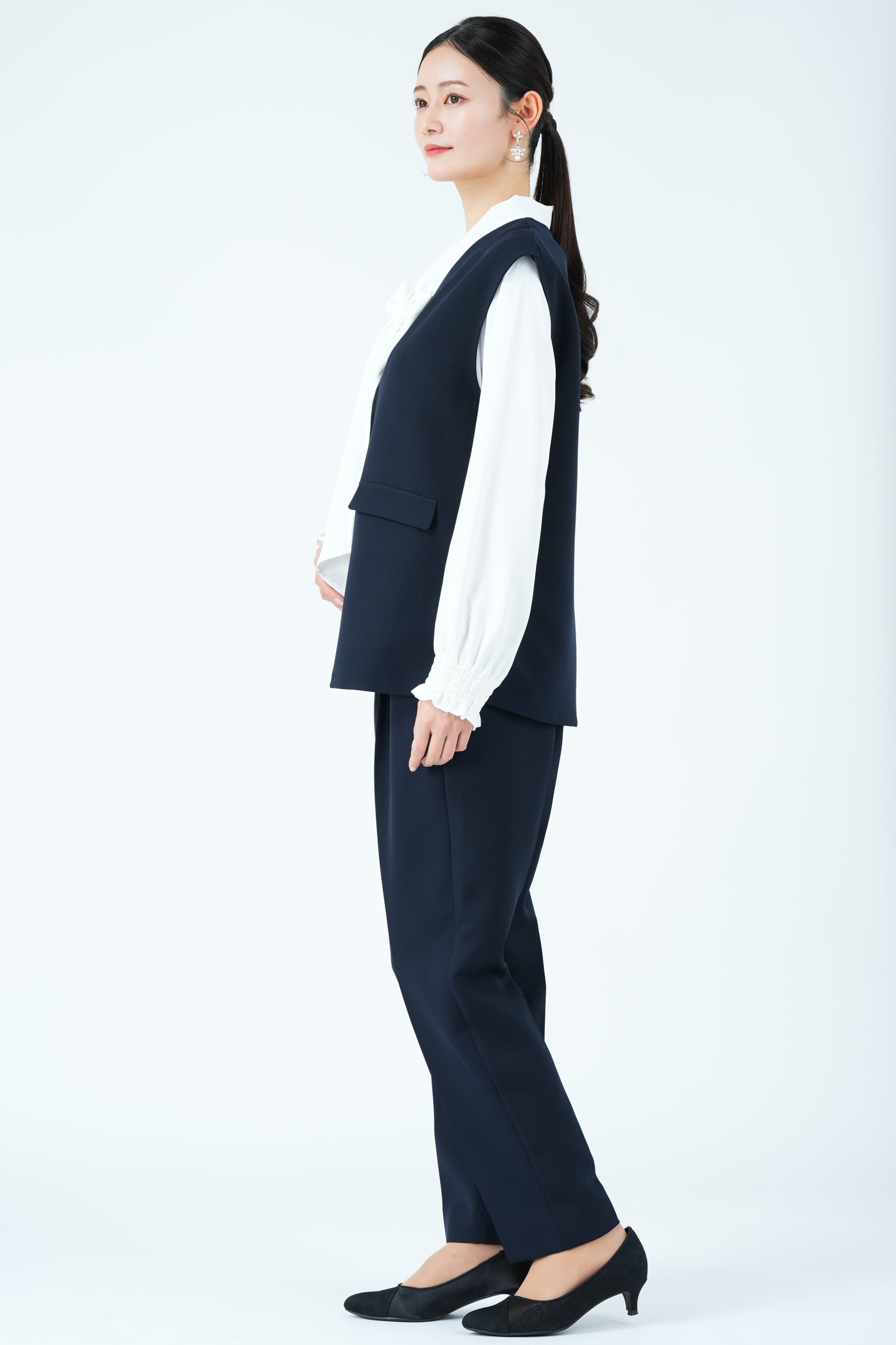 リボンブラウス付きジレネイビーパンツスーツセット