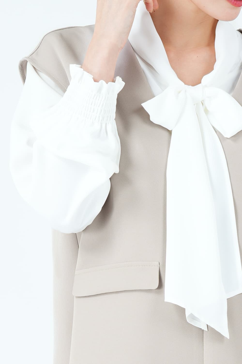 リボンブラウス付きジレベージュパンツスーツセット